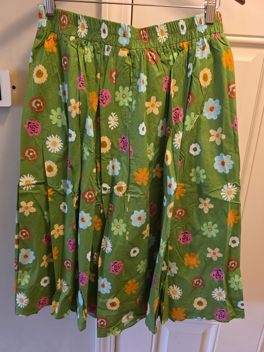 Tulip B NWT Green Floral A-Line Midi Lined Skirt with Pockets Size Large - Picture 4 of 4